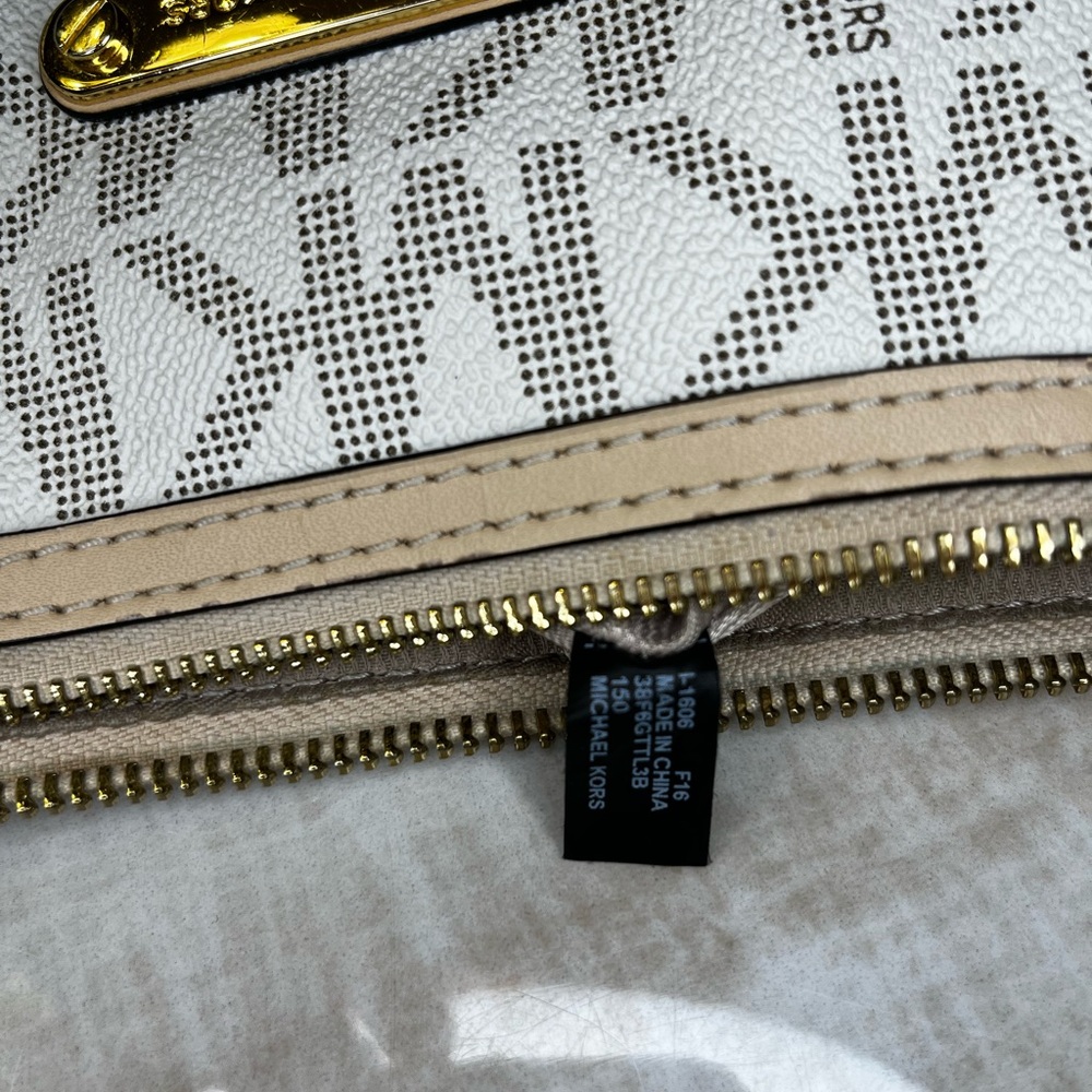 Michael Kors purse - Picture 7 of 7